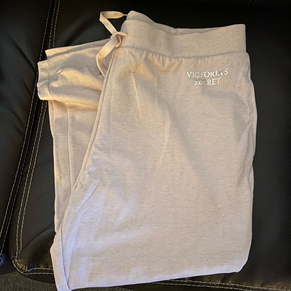 Sweatpants light pink almost look cream